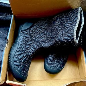 JBU warm fur inside boots